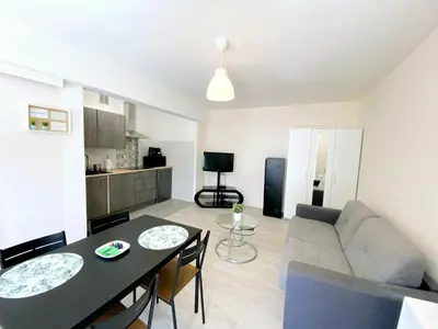 Cuisine ou kitchenette dans l'établissement BEL AIR - Studio, Proche centre, WIFI, Climatisation