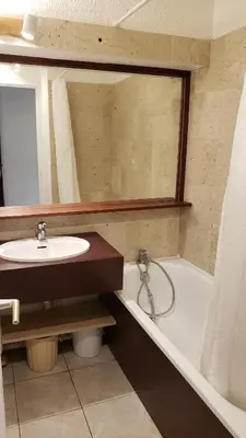 Salle de bains dans l'établissement Studio Mas du Tanit Olympe