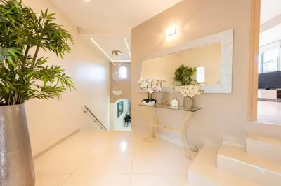 Plan de l'établissement SERRENDY PETIT BIJOU 330M2 Piscine & jacuzzi à 10 min des plages !