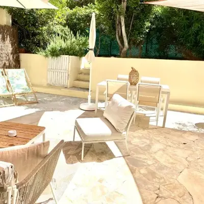 Appartement 3P 88 m2 terrasse et jardin à 20 metres de la plage