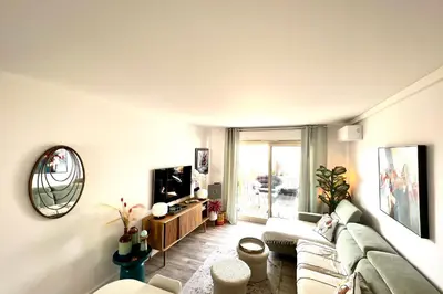 Coin salon dans l'établissement Le Meissonnier bright apartment with terrace