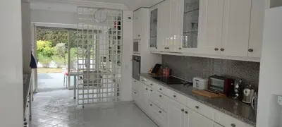 Cuisine ou kitchenette dans l'établissement Villa d'exception piscine & domaine privé Mougins