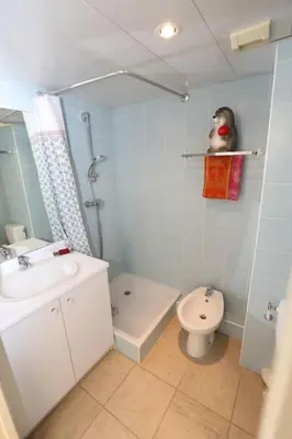 Salle de bains dans l'établissement Standing vue mer entre Cannes et Antibes