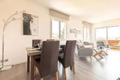 Coin salon dans l'établissement Hayda - Proche plage et congrès