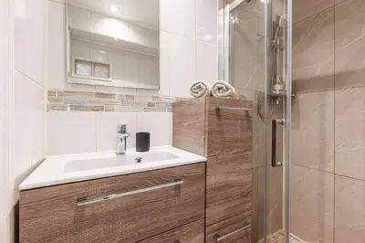 Salle de bains dans l'établissement Superbe appartement en plein centre du vieil Antibes