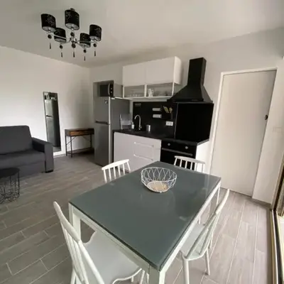 Superbe appartement rénové à neuf à 100m de la mer