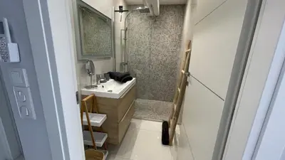 Salle de bains dans l'établissement Cannes Pointe Croisette : superbe logement vue mer