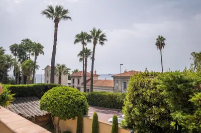 Jardin de l'établissement Superb villa with swimming pool & sauna