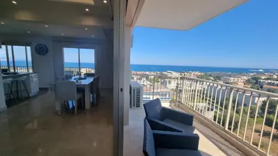 Balcon ou terrasse dans l'établissement LUXURY APPARTEMENT Vue MER PANORAMIQUE