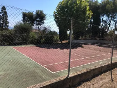 Tennis ou squash au sein de l'appartement ou à proximité