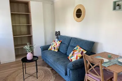 Coin salon dans l'établissement Studio For 2 People Near The Beach Of Antibes