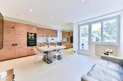 Cuisine ou kitchenette dans l'établissement Cosy flat with parking - Basse Californie - Cannes