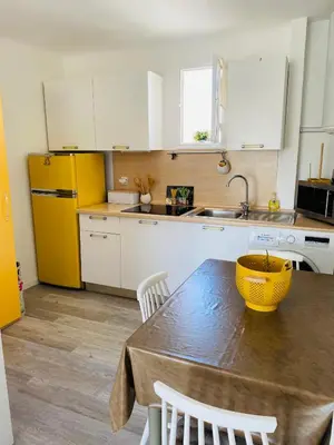 Cuisine ou kitchenette dans l'établissement Nid douillet sur la Côte d'Azur