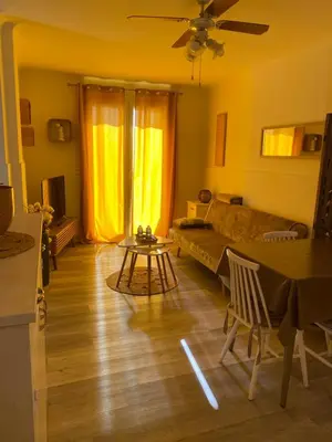 Coin salon dans l'établissement Nid douillet sur la Côte d'Azur