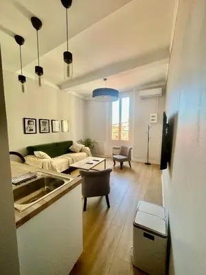 Télévision ou salle de divertissement dans l'établissement Nouveau Loft: vieille-ville, musée Picasso, marché