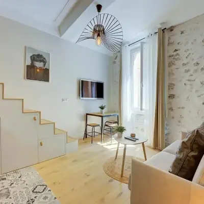 Duplex Studio Apt Mezzanine near Shops & Cafes