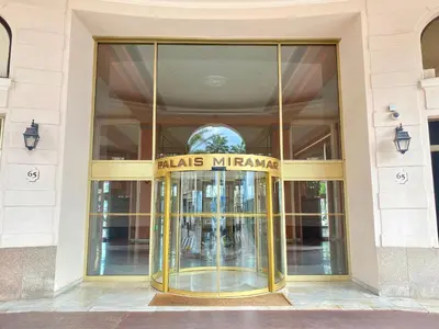 Façade ou entrée de l'établissement Croisette Beach & Palace