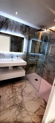 Salle de bains dans l'établissement Superbe appartement climatisé proche plages, grande terrasse et parking privé
