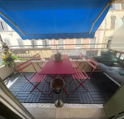 Balcon ou terrasse dans l'établissement Idéal Congrès - 1 min Mer - WIFI - hyper - centre