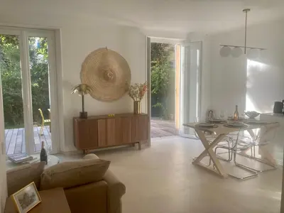 Coin salon dans l'établissement Cannes - L'Oustaou