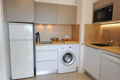 Cuisine ou kitchenette dans l'établissement Antibes centre, 2P, terrasse, garage
