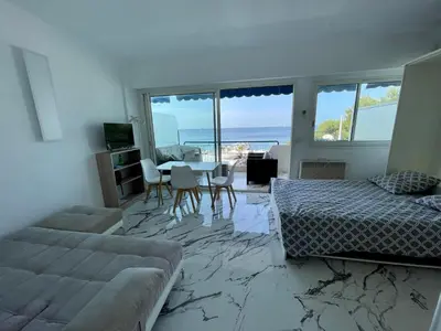Télévision ou salle de divertissement dans l'établissement Le CHOUTA BEACH