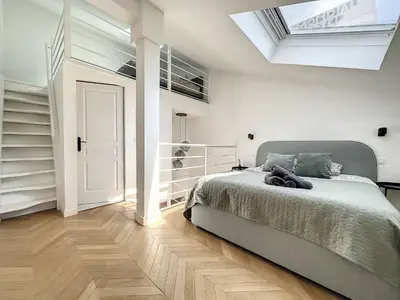 Un ou plusieurs lits dans un hébergement de l'établissement Cannes : Duplex à 5 minutes à pied du Palais des Festivals