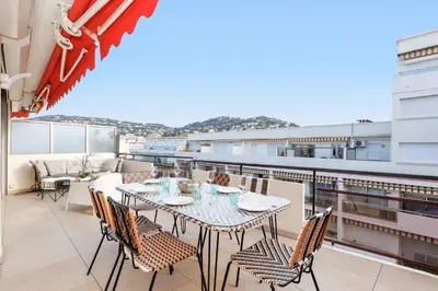 Balcon ou terrasse dans l'établissement XXL 2 beds with XXL terrace next to Martinez Hotel