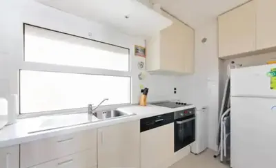 Cuisine ou kitchenette dans l'établissement Bright apartment - Cannes, la Croisette
