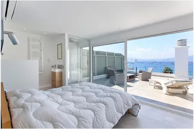 Un ou plusieurs lits dans un hébergement de l'établissement REF 1229 - Cannes Croisette - Sea view apartment for rent