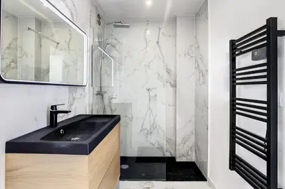 Salle de bains dans l'établissement REF 1769 - Cannes - Sea view penthouse for rent
