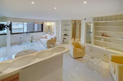Un ou plusieurs lits dans un hébergement de l'établissement REF 1389 - Cannes Center - Apartment for rent