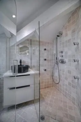 Salle de bains dans l'établissement Luxury 2-floor Flat minutes walk to Croisette and City Center