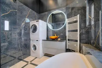 Salle de bains dans l'établissement Luxury 2-floor Flat minutes walk to Croisette and City Center