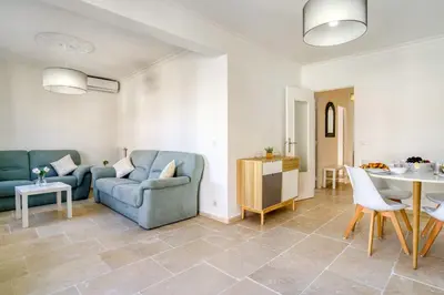 Coin salon dans l'établissement Appartement Bricka - Welkeys