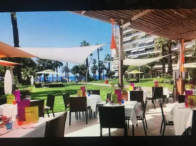 Restaurant ou autre lieu de restauration dans l'établissement Eider croisette