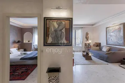 Un ou plusieurs lits dans un hébergement de l'établissement Palais Miramar Suite Art Modern - Derniere étages Vue Mer - 75m de confort - En Face des Plages -WIFI - Clim