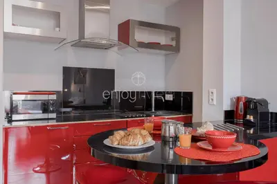 Cuisine ou kitchenette dans l'établissement Palais Miramar - Suite & B31 - Croisette Emplacement Unique - 20M Plage - WIFI - Clim