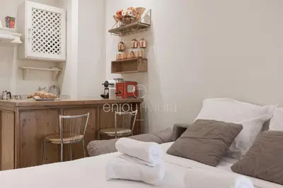 Un ou plusieurs lits dans un hébergement de l'établissement Palais Miramar - Suite & E37 - 20M Plage - Croisette Emplacement Unique - WIFI - Clim