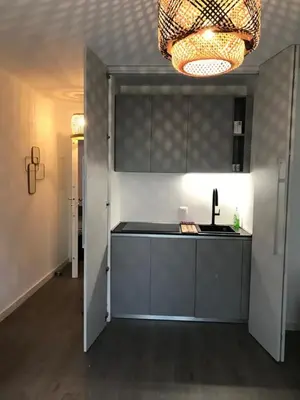 Cuisine ou kitchenette dans l'établissement Design studio terrace and beach LIVE IN MARLYNE