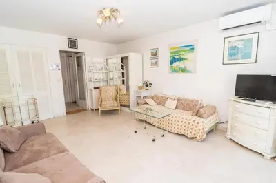 Coin salon dans l'établissement Cosy Studio Cannes Center beaches shopping and congresses LIVE IN MERLE