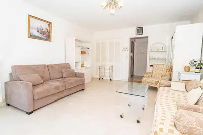 Coin salon dans l'établissement Cosy Studio Cannes Center beaches shopping and congresses LIVE IN MERLE