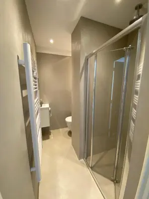Salle de bains dans l'établissement Exceptional Cannes Center sea view and swimming pool LIVE IN PARC BRUYERE