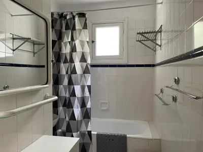 Salle de bains dans l'établissement Cannes Martinez climatisé 5 couchages