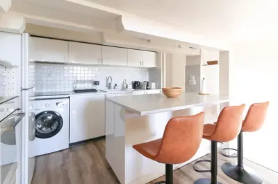 Cuisine ou kitchenette dans l'établissement Beautiful Renovated Studio with AC and TERRACE - Benakey
