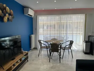Télévision ou salle de divertissement dans l'établissement EMPLACEMENT DE PREMIER ORDRE EN BAS DES PLAGES ET DES COMMERCES