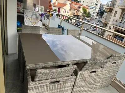 Balcon ou terrasse dans l'établissement EMPLACEMENT DE PREMIER ORDRE EN BAS DES PLAGES ET DES COMMERCES