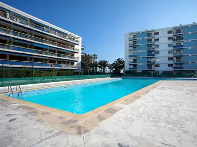 Piscine de l'établissement Apartment le grand large-1 by Interhome ou située à proximité