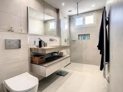Salle de bains dans l'établissement Penthhouse 1 & 2 bedroom apartment 2 mins from the Croisette 335