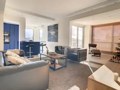 Coin salon dans l'établissement Penthhouse 1 & 2 bedroom apartment 2 mins from the Croisette 335